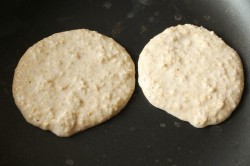 Диетические панкейки овсяные на молоке - шаг 10