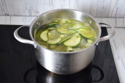 Диетический суп из кабачков