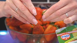 Джем из клубники с кусочками ягод с агар-агаром - шаг 2