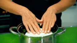 название картинки долма с начинкой из мясного фарша, риса, лука и зелени