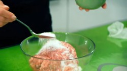 название картинки долма с начинкой из мясного фарша, риса, лука и зелени