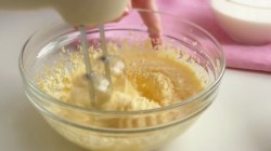 Домашнее мороженое без сливок с клубничным соусом - шаг 1 Домашнее мороженое без сливок с клубничным соусом - шаг 1