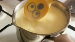 Домашнее мороженое без сливок с клубничным соусом - шаг 3 Домашнее мороженое без сливок с клубничным соусом - шаг 3