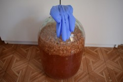 название картинки Домашнее ягодное вино из ягод