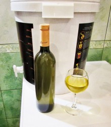 название картинки Простое вино из яблок с дрожжами