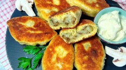 название картинки Жареные пирожки на кефире с картошкой и грибами