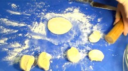название картинки Жареные пирожки на кефире с картошкой и грибами