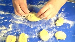 название картинки Жареные пирожки на кефире с картошкой и грибами