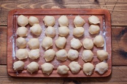 Пельмени в пельменнице домашние - шаг 11 Пельмени в пельменнице домашние - шаг 11