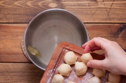 Пельмени в пельменнице домашние - шаг 12 Пельмени в пельменнице домашние - шаг 12