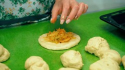 Пирожки с капустно морковной начинкой