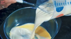 Домашние ватрушки с творогом, ванилью и изюмом