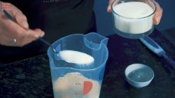 Домашние ватрушки с творогом, ванилью и изюмом