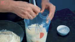 Домашние ватрушки с творогом, ванилью и изюмом