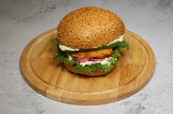 Домашний бургер с острой хрустящей курочкой