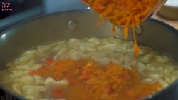 Куриный суп с картошкой и клецками