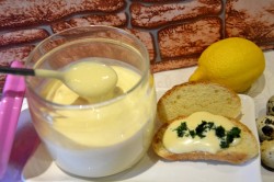 название картинки Майонез на перепелиных яйцах и оливковом масле в блендере