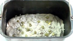 название картинки Домашний витаминный хлеб на сыворотке