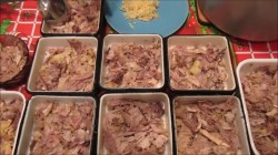 название картинки Домашний холодец со свининой и петухом