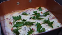 Домашняя быстрая пицца с колбасой на сковороде - шаг 11 Домашняя быстрая пицца с колбасой на сковороде - шаг 11