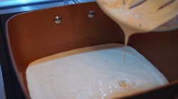 Домашняя быстрая пицца с колбасой на сковороде - шаг 8 Домашняя быстрая пицца с колбасой на сковороде - шаг 8