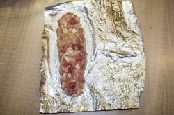 Свиная колбаса с курином филе в фольге в духовке - шаг 11 Свиная колбаса с курином филе в фольге в духовке - шаг 11