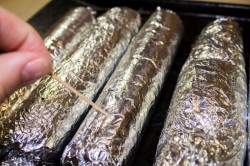 Свиная колбаса с курином филе в фольге в духовке - шаг 14 Свиная колбаса с курином филе в фольге в духовке - шаг 14