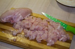 Свиная колбаса с курином филе в фольге в духовке - шаг 3 Свиная колбаса с курином филе в фольге в духовке - шаг 3