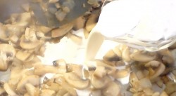 Домашняя паста фарфалле в сливочном соусе