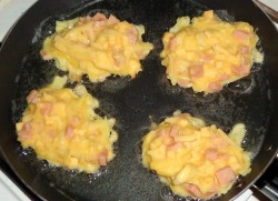 Драники с ветчиной - шаг 8