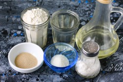 название картинки Дрожжевое тесто без яиц просто