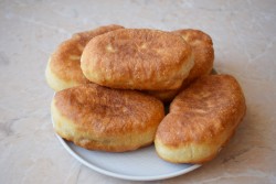 название картинки Дрожжевое тесто на кислом молоке