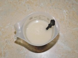 название картинки Дрожжевое тесто на кислом молоке