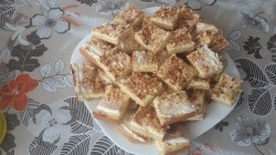 название картинки Два разных пирога из песочного теста