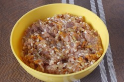 Ежики из фарша в сметане - шаг 5 Ежики из фарша в сметане - шаг 5