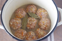 Ежики из фарша в сметане - шаг 7 Ежики из фарша в сметане - шаг 7