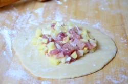 Пирожки на сметане Элеш с курицей - шаг 10 Пирожки на сметане Элеш с курицей - шаг 10