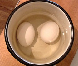 название картинки Еврейская закуска из сыра с чесноком