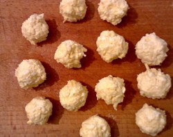 название картинки Еврейская закуска из сыра с чесноком