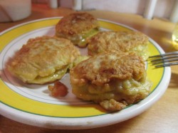 название картинки Мясной фарш в кляре бризоль на сковороде