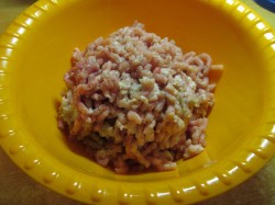 название картинки Мясной фарш в кляре бризоль на сковороде