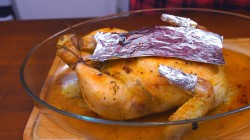 Фаршированная курица с жареной начинкой из картошки и грибов