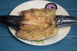 Фаршированная скумбрия в духовке