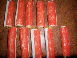 Фаршированные морковью крабовые палочки в кляре