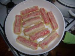 Фаршированные морковью крабовые палочки в кляре