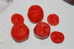 название картинки Помидоры фаршированные сыром и чесноком