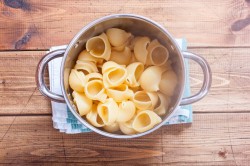 название картинки Фаршированные большие макароны с фаршем в духовке