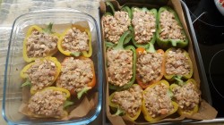 название картинки Фаршированные перцы с индейкой и овощами