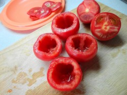 Фаршированные помидоры с ветчиной и сыром