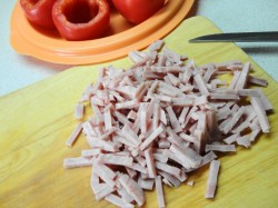 Фаршированные помидоры с ветчиной и сыром